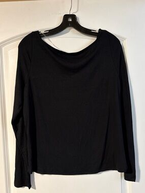 Women's  Wild fable Black Long-Sleeve Scoop Neck Top XXL….268